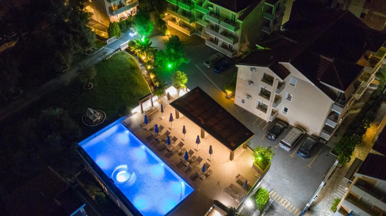 Sun Village Apartments ヘルツェグ・ノヴィ エクステリア 写真